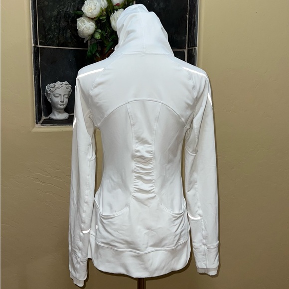 Lululemon 🍋 Flurry Fighter Reflective Fleece Pullover Size 6 - Picture 10 of 14